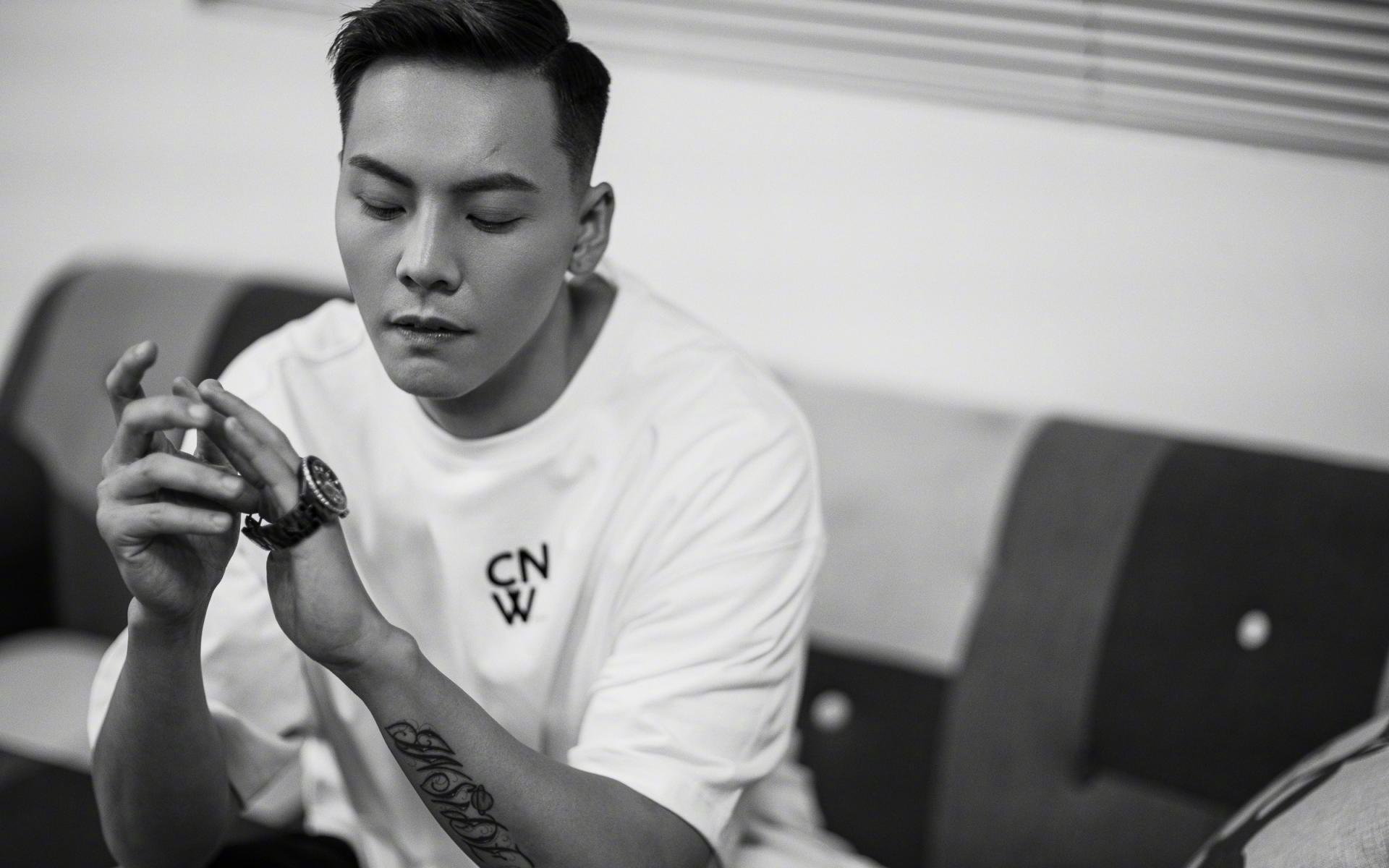 克罗地亚意大利互交白卷，欧预赛形势难预料，位于意大利与克罗地亚中间的海是什么海