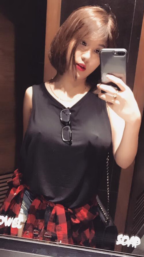 塞维利亚客场险胜,艰难战胜强敌取得胜利,塞维利亚又夺冠了