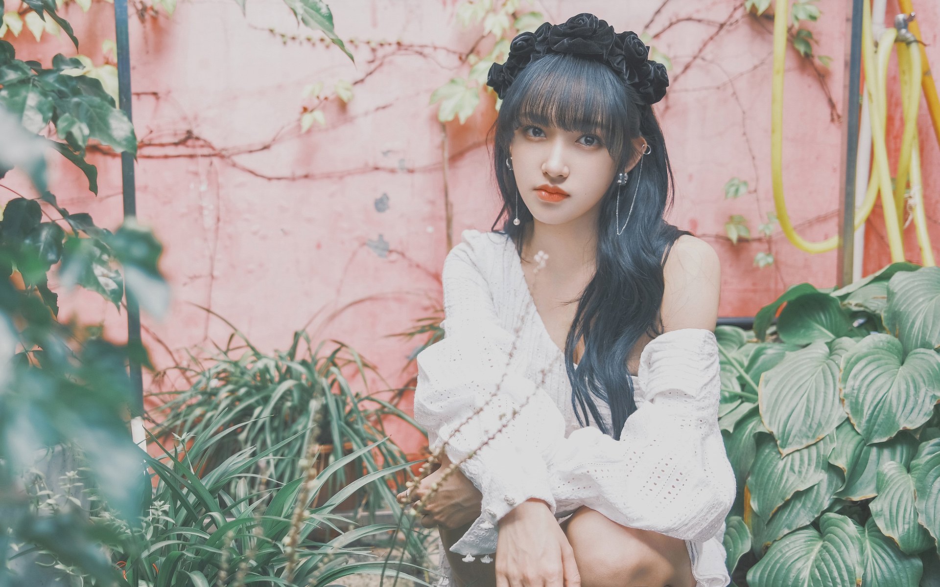 葡萄牙骑手玛丽亚·卡埃塔诺在2024年葡萄牙盛装舞步锦标赛中以“Hit Plus”马匹获得个人赛铜牌，展现坚韧精神。